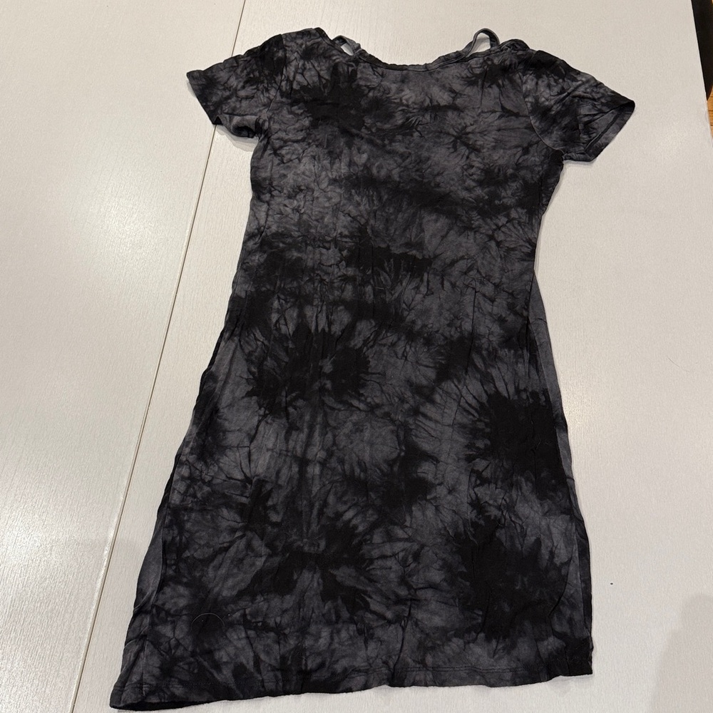 Floral and Solid Dresses Bundle - Picture 9 of 9